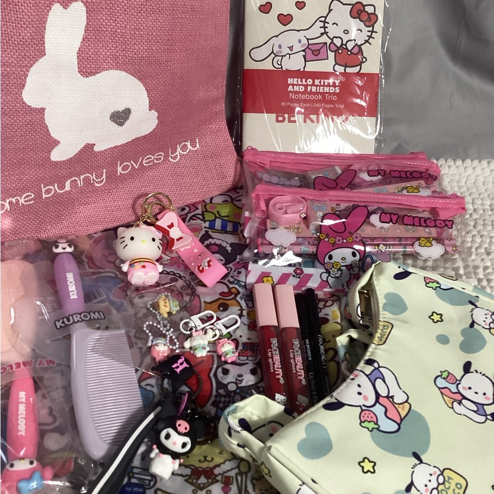 Hello Kitty Themed Gift Set Take 4- Keychains, Lip Glosses, Bags, Office, MORE - Picture 12 of 12